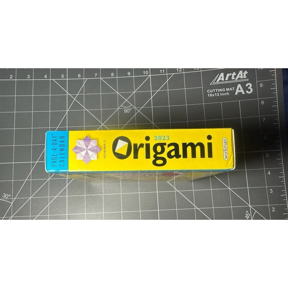 Origami Page-A-Day Calendar 2023: More Than 250 Projects to Fold (Calendar) NEW